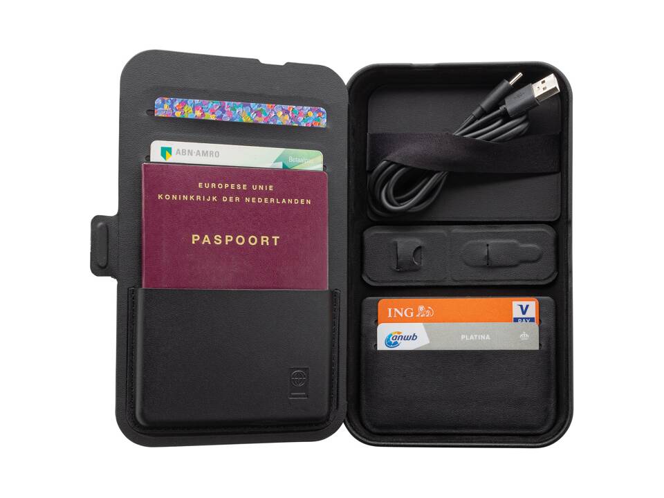 Étui de voyage avec chargeur 3 en 1 en PU RCS Swiss Peak 5