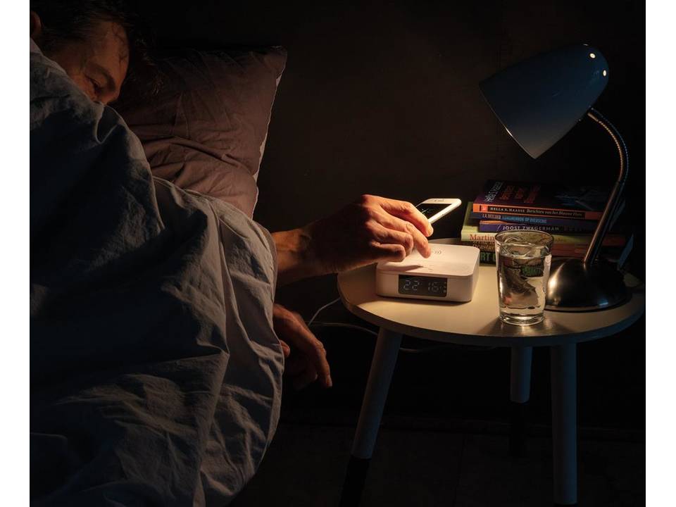 Enceinte avec chargeur à induction 5W et réveil 15