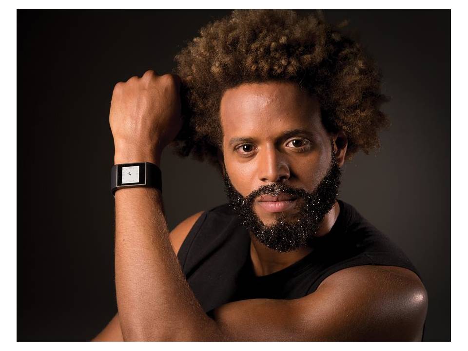 Bracelet connecté avec écran E-ink Multisport 1