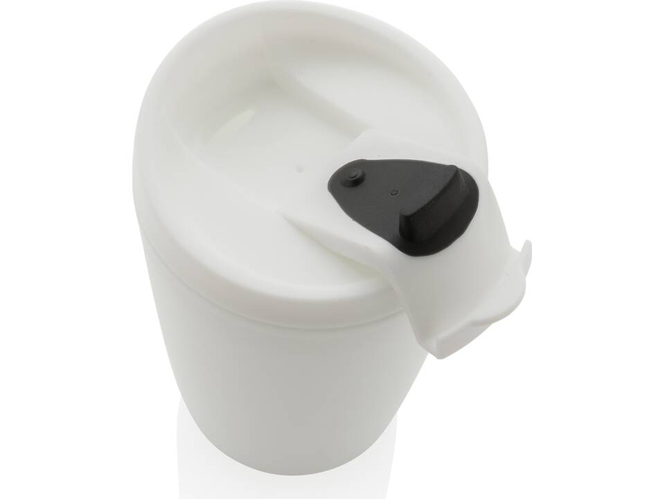 Mug en PP recyclé GRS avec couvercle à bascule 22