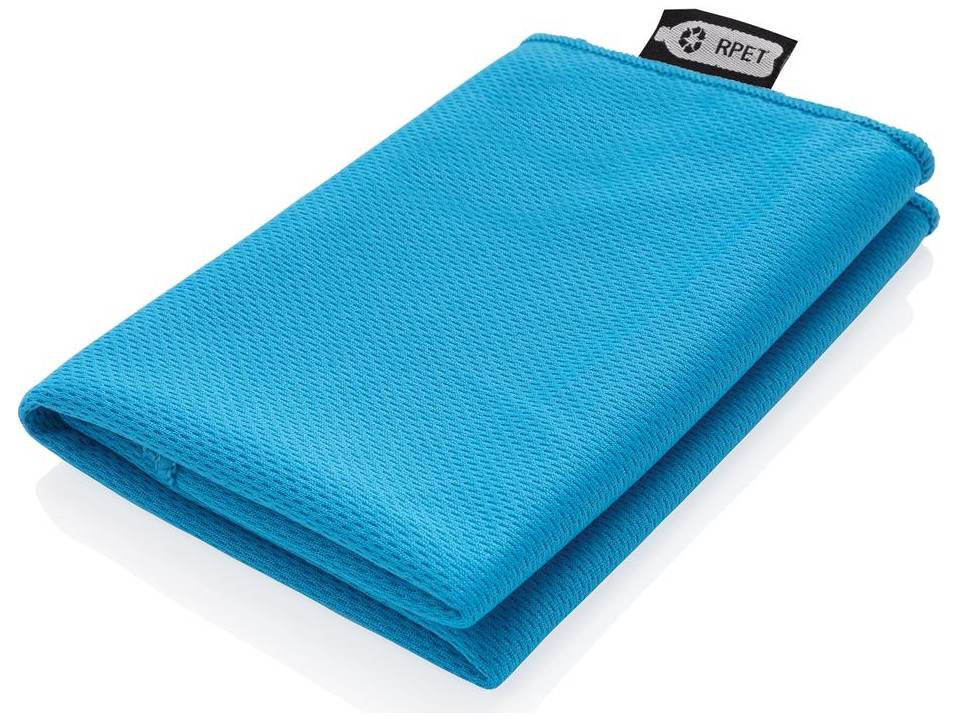 Serviette de sport rPET dans une pochette 1