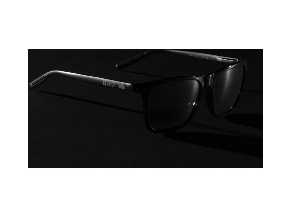 Lunettes de soleil polarisées Swiss Peak en plastique RCS 4