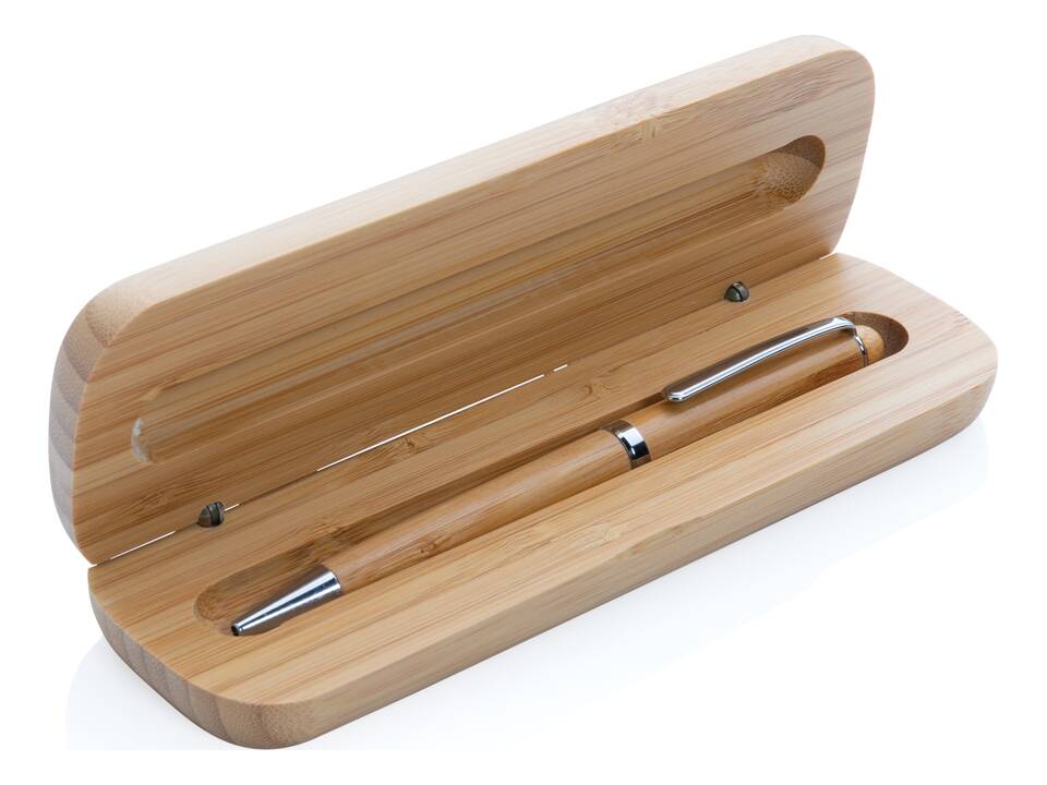 Stylo dans une boîte en bambou 3
