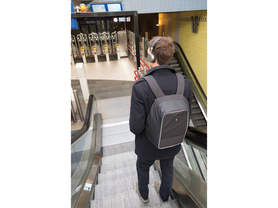 Sac à dos antivol pour ordinateur 15,6' Swiss Peak AWARE™ 13