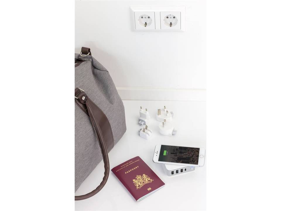 Batterie de secours avec adaptateur de voyage 7