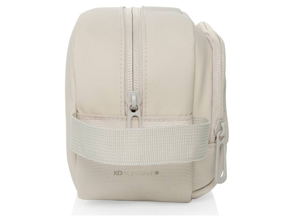 Trousse de toilette en rPET AWARE™ Armond 13