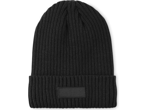 Bonnet tricoté avec revers