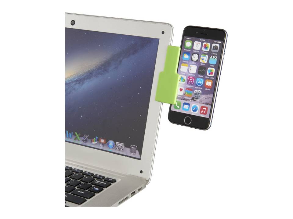 Connect laptop clip 1