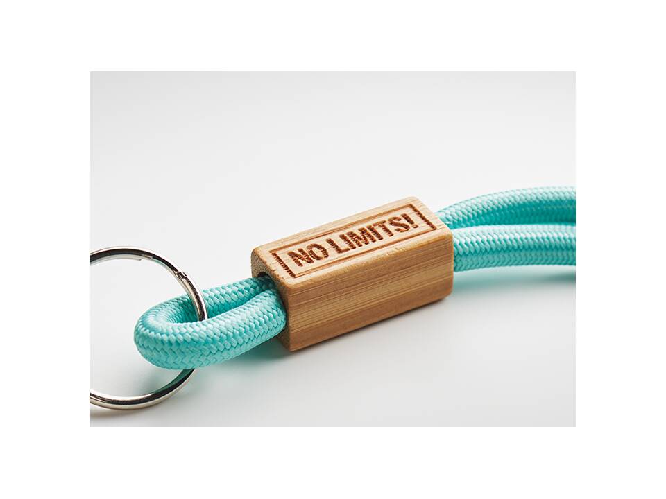 Custom-Made Polyester draagkoord met bamboe label – volledig eigen design 5