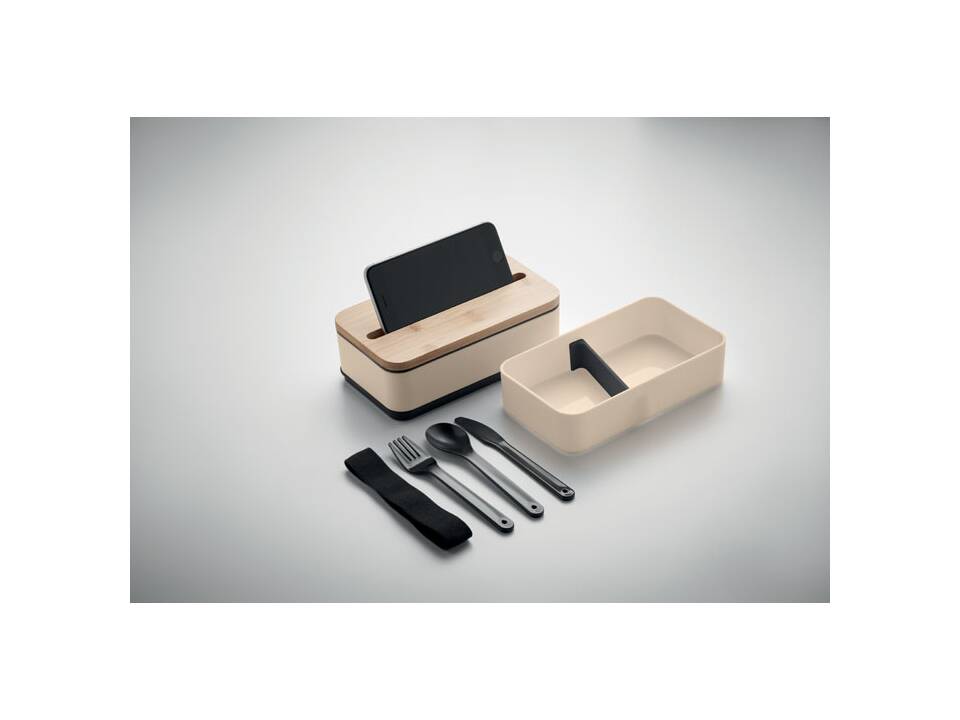 Gerecycled lunchbox met bestek 6