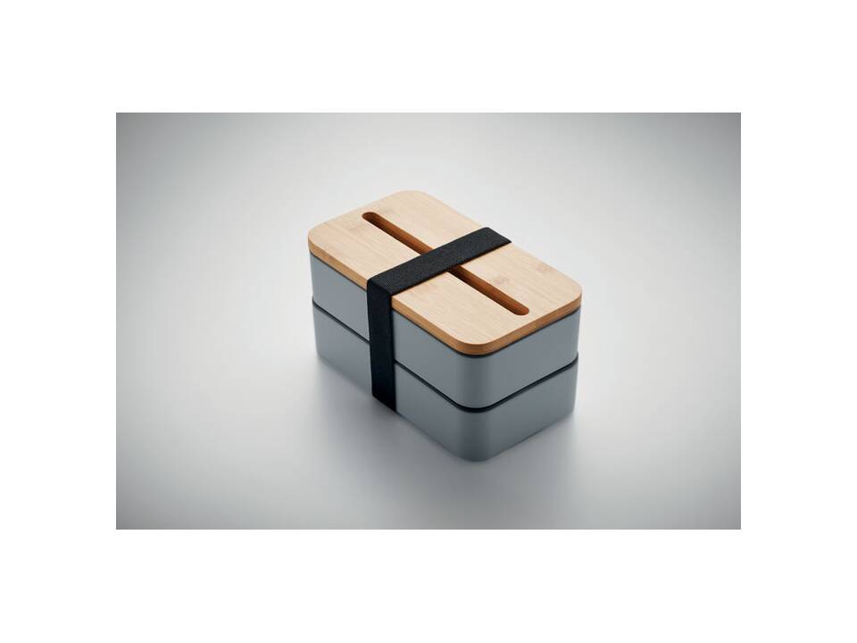 Gerecycled lunchbox met bestek 10