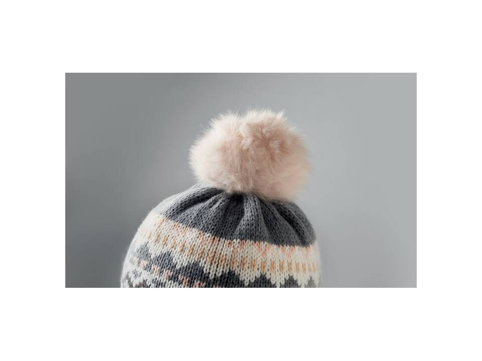 Gebreide muts met oorflap 14