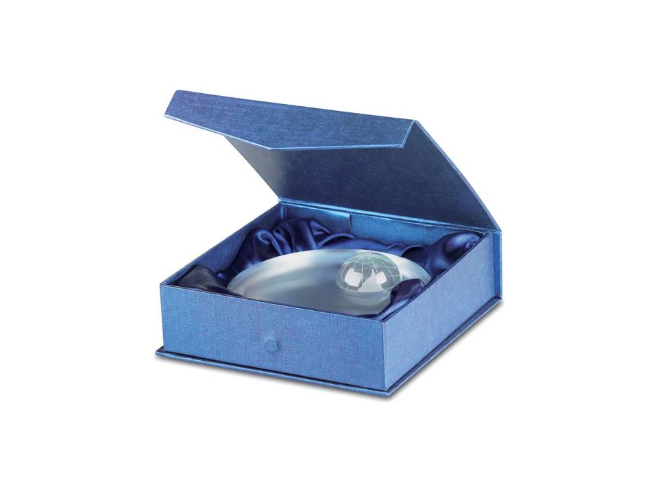 Glazen trofee met wereldbol 3