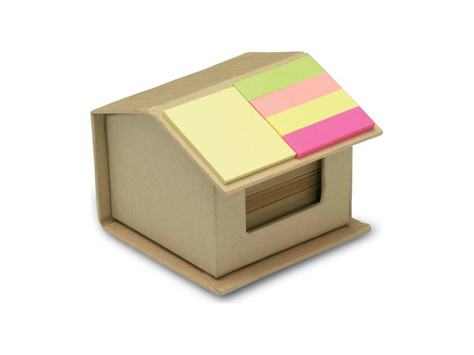 Huis van gerecycled karton met memoblaadje 2