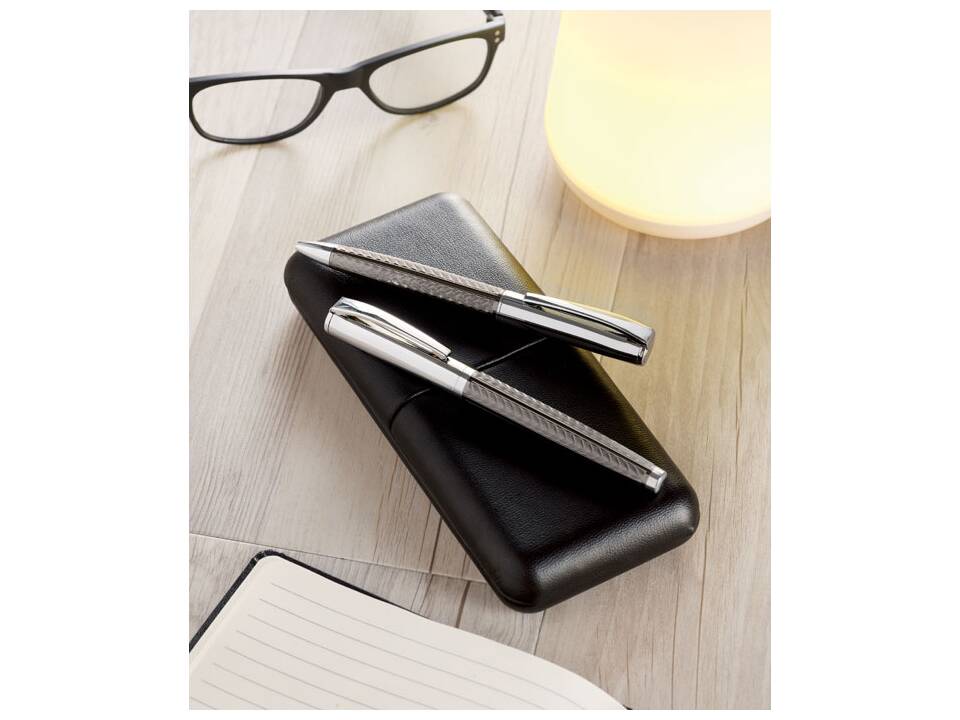 Pennenset in pouch 6