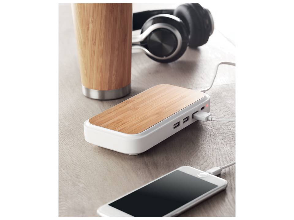 Draadloze oplader uit bamboe met 3 USB poorten 5