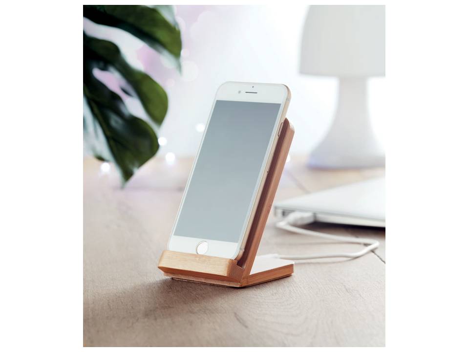 Bamboe telefoonstandaard met draadloze oplader 10
