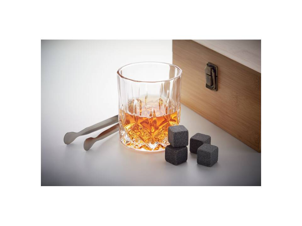 Luxe whiskey set in bamboe box 1