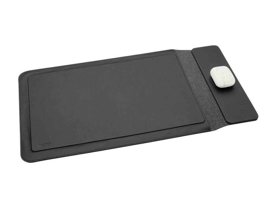 Swiss Peak 14-15,6 inch laptopsleeve met 15W magn. opladen 7