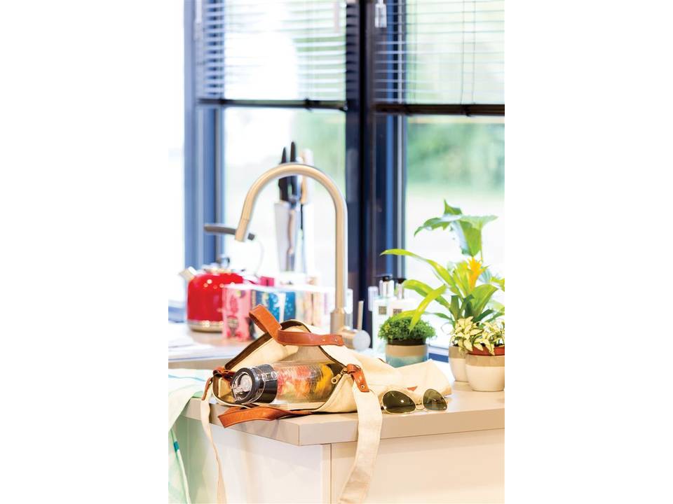 Afsluitbare waterfles met infuser - 700 ml 2