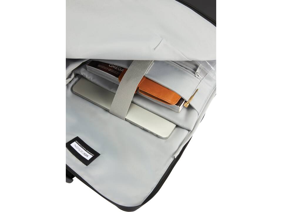 Urban water-resistant flap-top rugzak 13