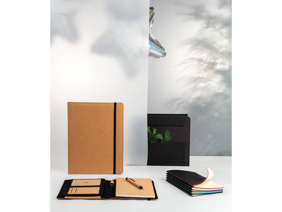 Softcover PU notitieboek met gekleurde accent rand 25