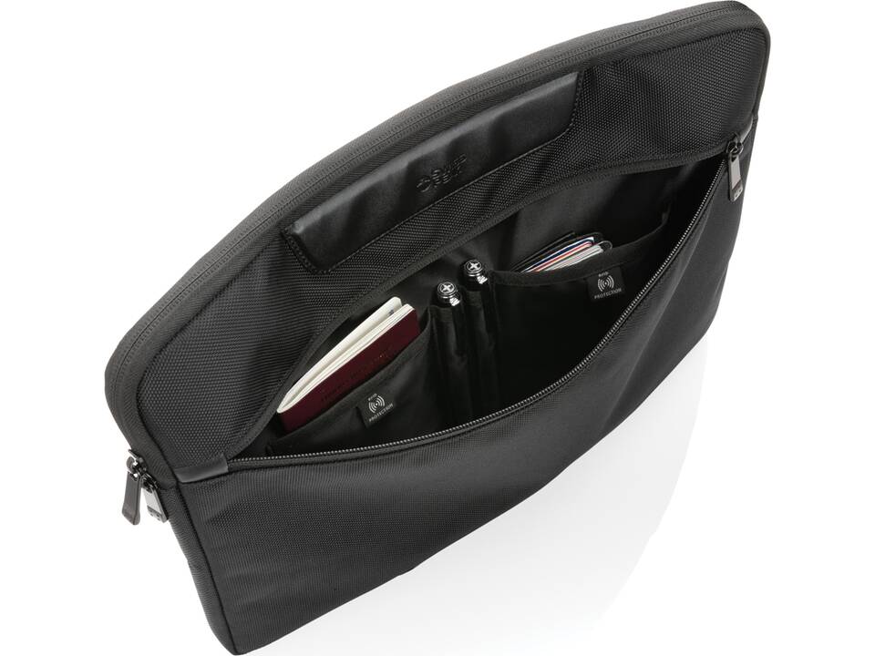 Swiss Peak AWARE™ RPET Voyager 15.6" laptophoes 5