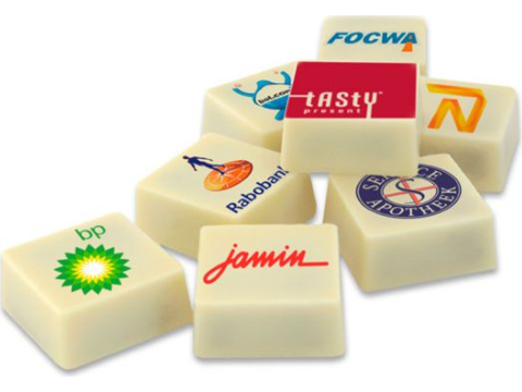 Witte Logo Pralines - pakket van 48 stuks