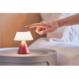 Lexon Luma draagbare LED lamp Luma M-LH87DR-Dark Red-01